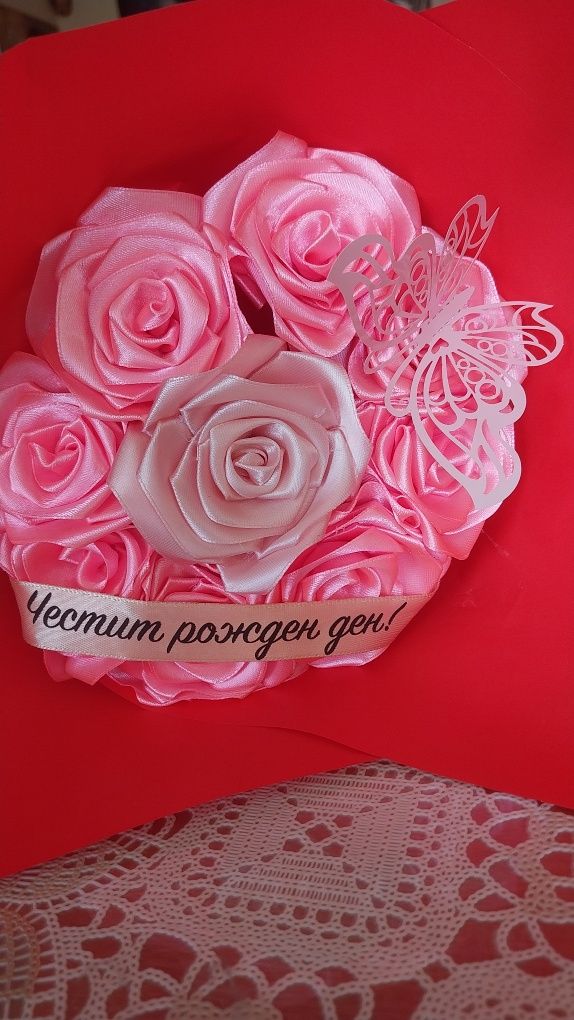 Сатенини рози и свещички за декорация