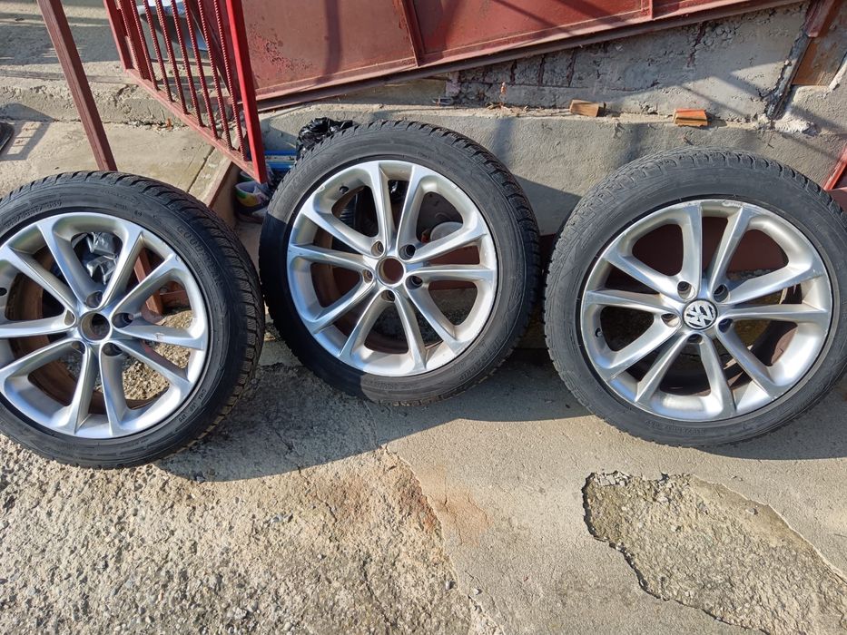 Cauciucuri de iarnă 215 50 R17