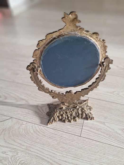 Oglinta vintage si ceas vintage