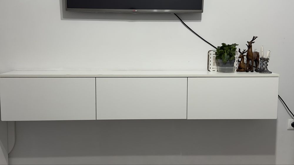 Полка под тв 180 см