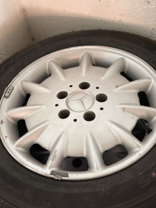 Шины с дисками на мерс в отличном состоянии