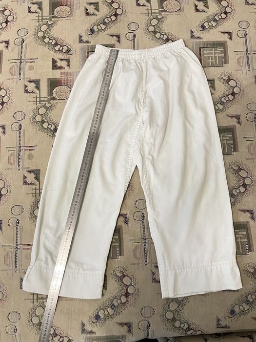 Продам 3 комплекта кимоно (разных размеров) и 1 кимоно (только верх)