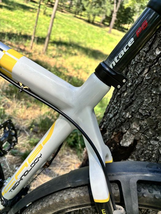 Bicicleta gravel full carbon