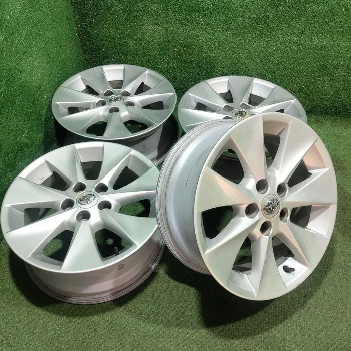 Продам Диски оригинал R17 7J 5/114,3 ET 33 Toyota Vellfire / Alphard