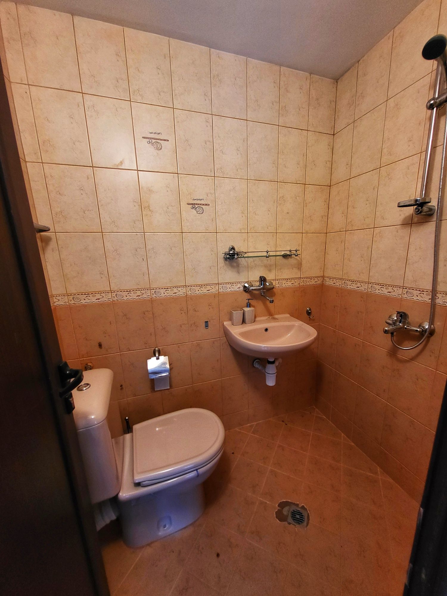 Продавам къща село Ярловци, обл. Перник