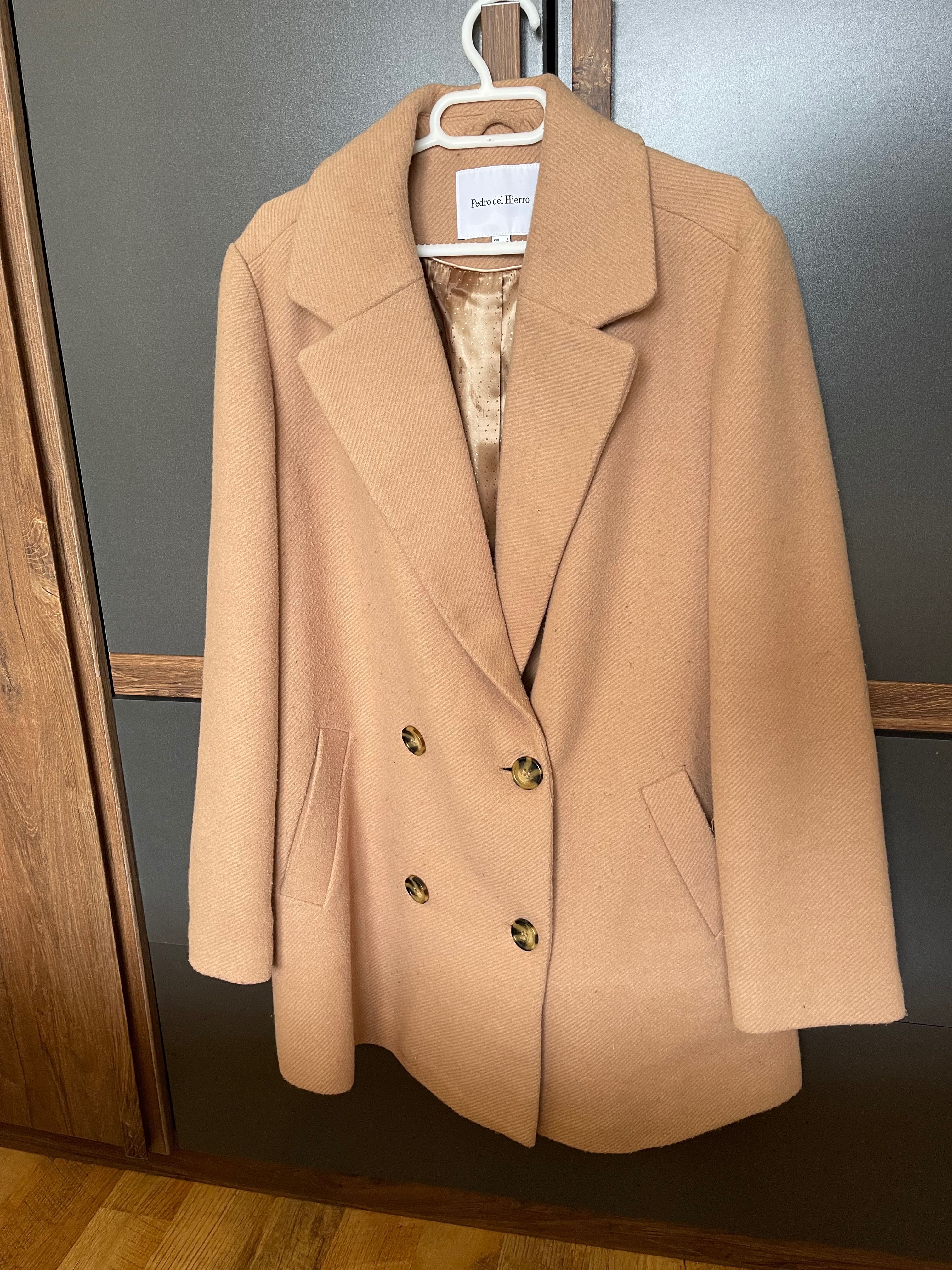 Късо дамско палто Pedro del Hierro -  размер L
