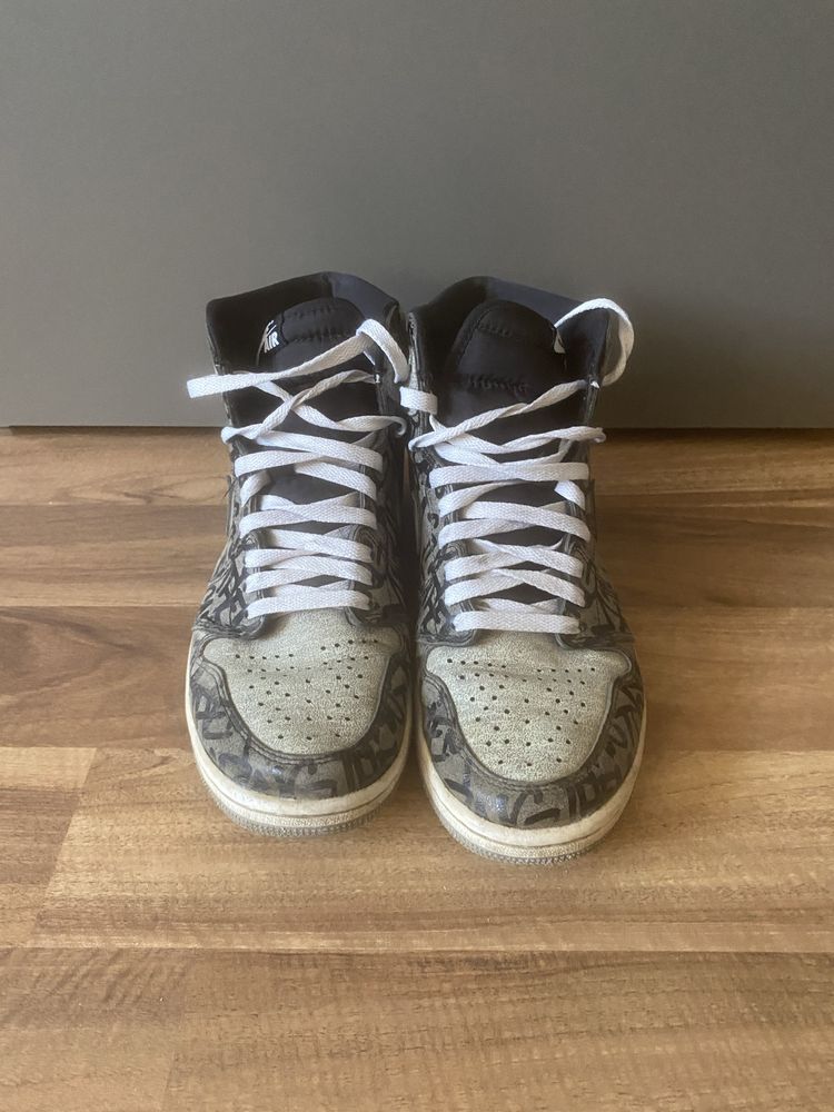 Jordan 1 Rebellionaire US9.5/EU43