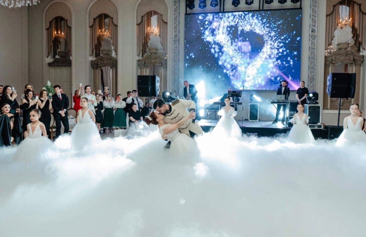 Oferim Dj sonorizare, foto-video, gheata carb.,artificii, catering,etc