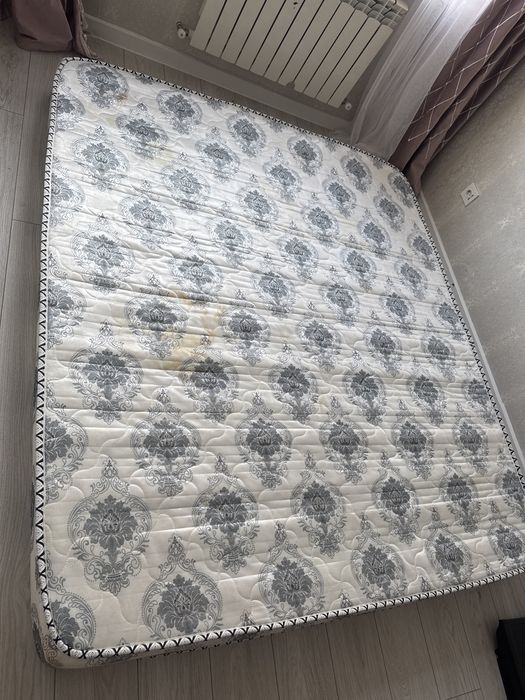 Матрас 180*200 Б/У матрас матрас 180*200 отдам