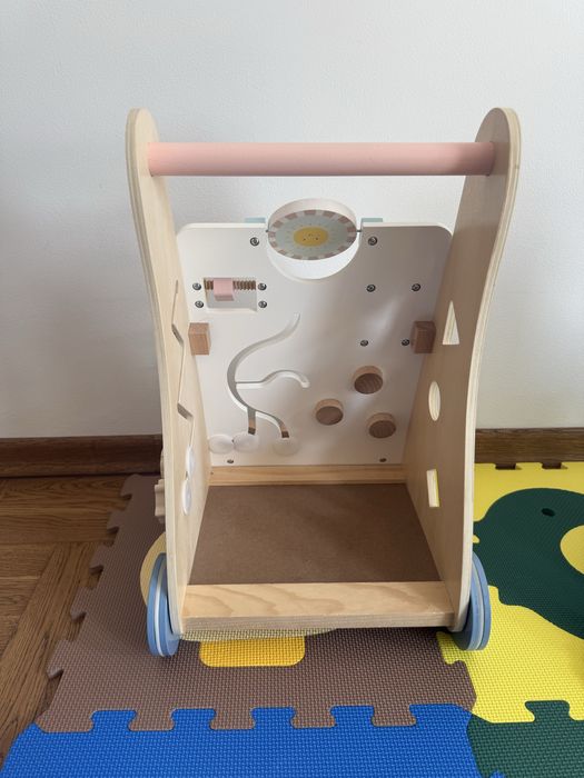 Дървена проходилка Moni Toys - Многоцветна