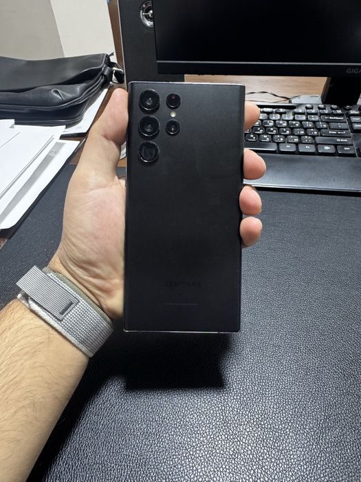 Продается S22 Ultra.