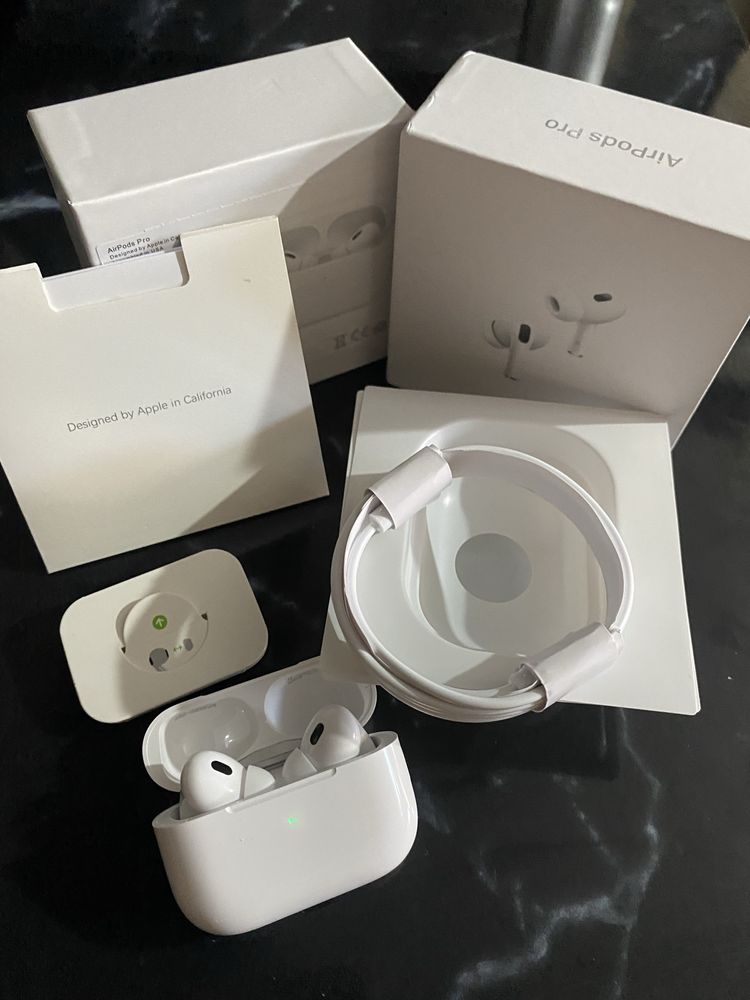 Чисто нови Apple AirPods Pro с кутия и всички аксесоари