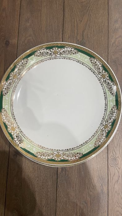 Набор тарелок, и для бешбармака.