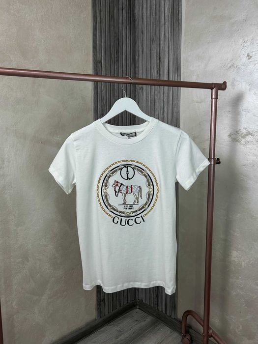 Дамски тениски различни модели