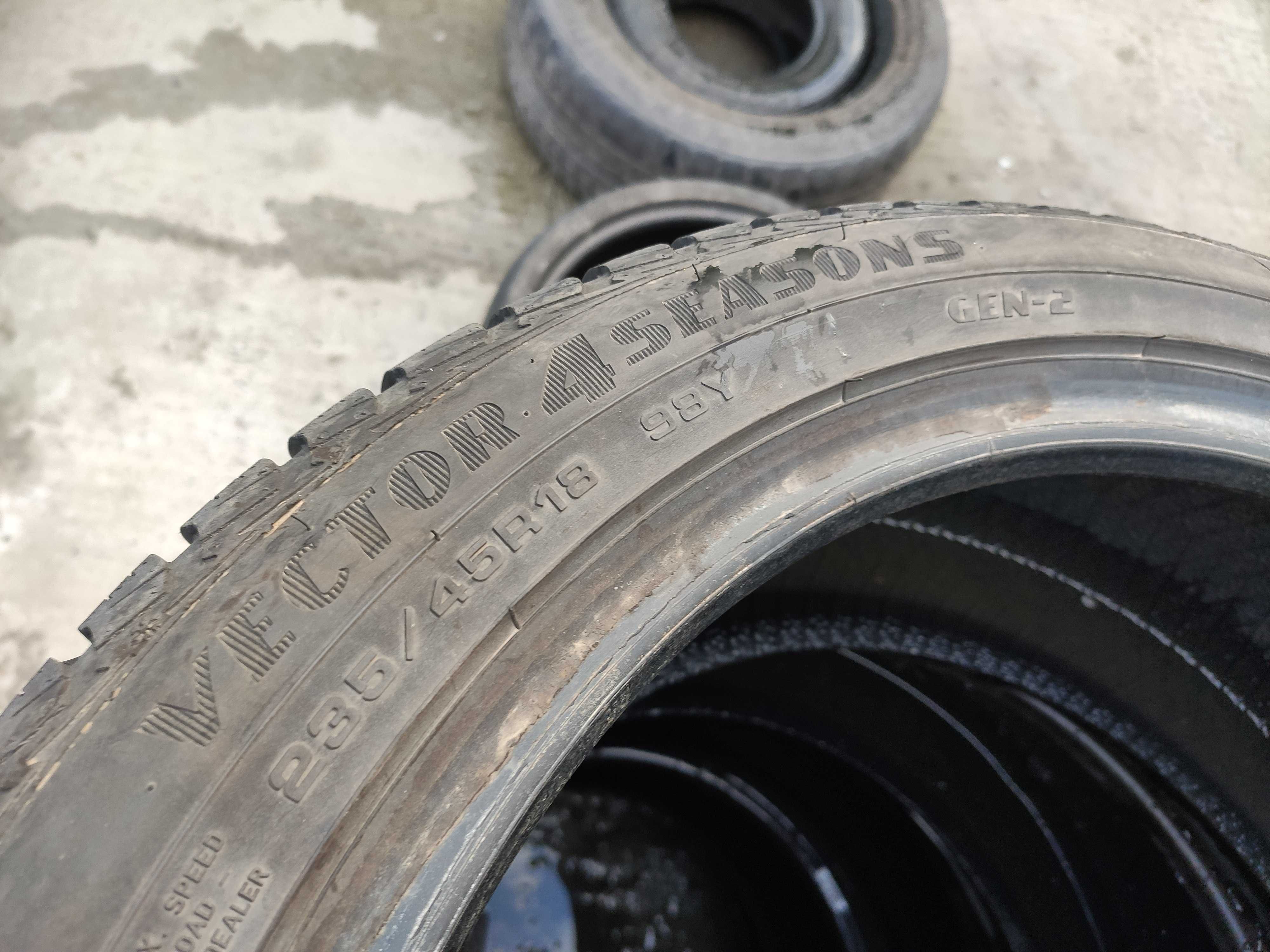 4бр Всесезонни гуми 235 45 18 - Goodyear