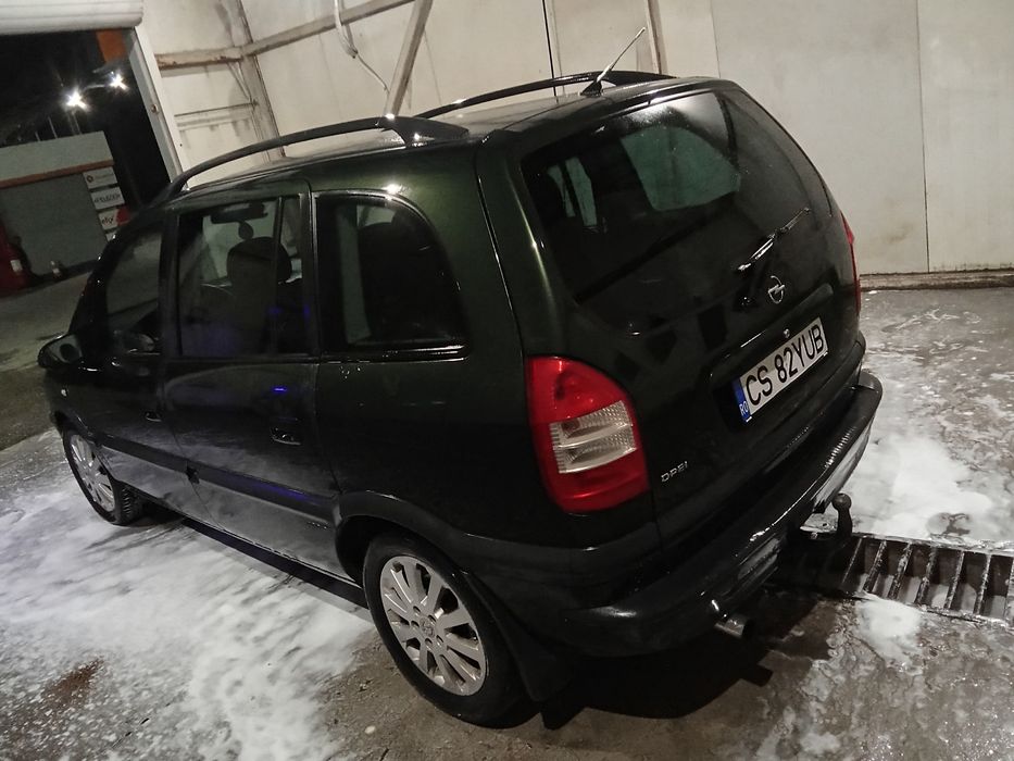 Vând/schimb opel Zafira 7 locuri taxe la zi fiscal pe loc preț 1300 e