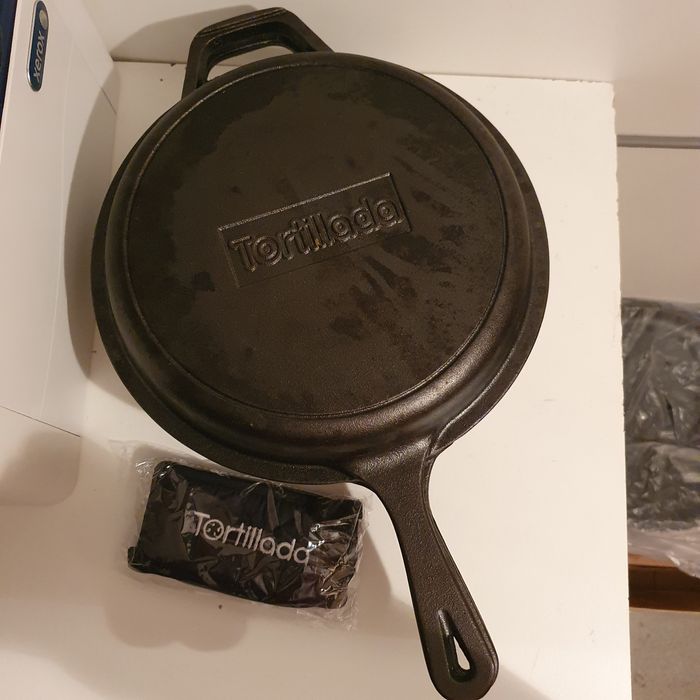 Tigaie inalta cu capac 2in1, fonta, capacitate 3.5l