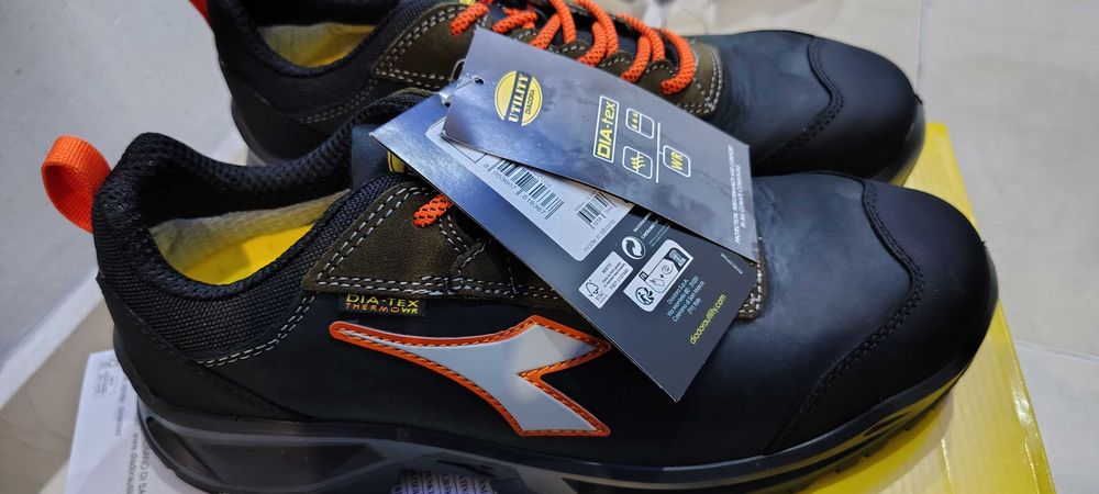 Работни обувки, половинки DIADORA Utiliti ном.42 и 43.