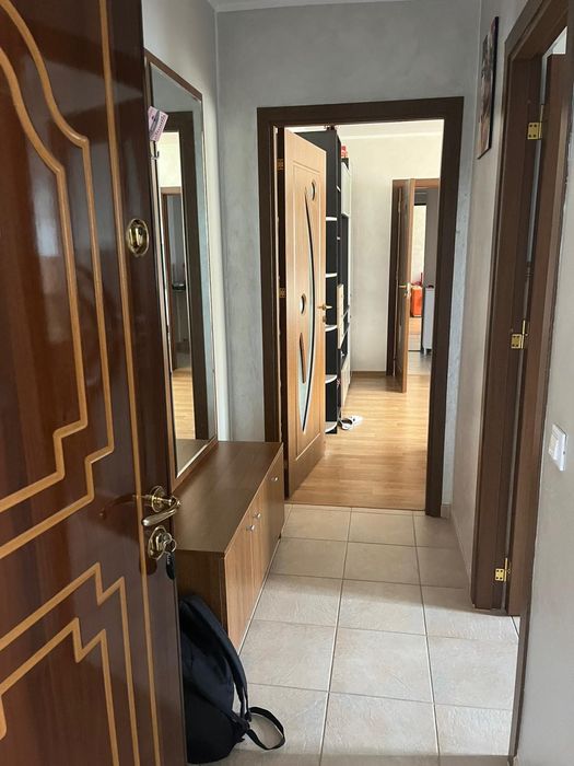 Închiriez apartament