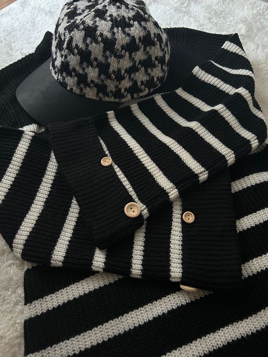 Рокля от плетиво със шапка.