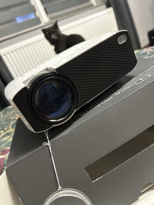 Videoproiector apeman