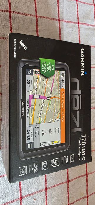 Навигация за камион Garmin Dezl 770 пълен комплект карти зацяла Европа