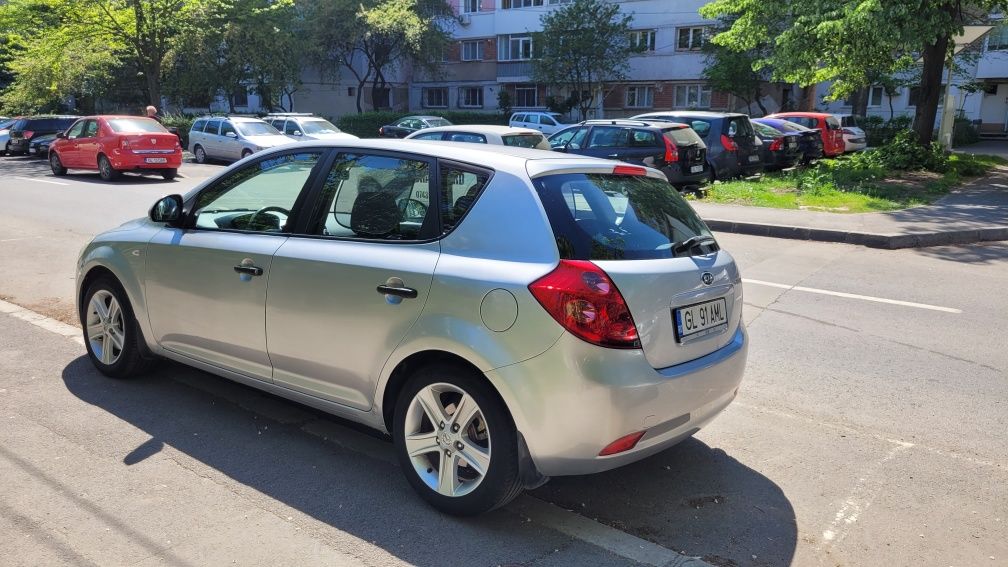 Kia ceed 1.4 -109cp.