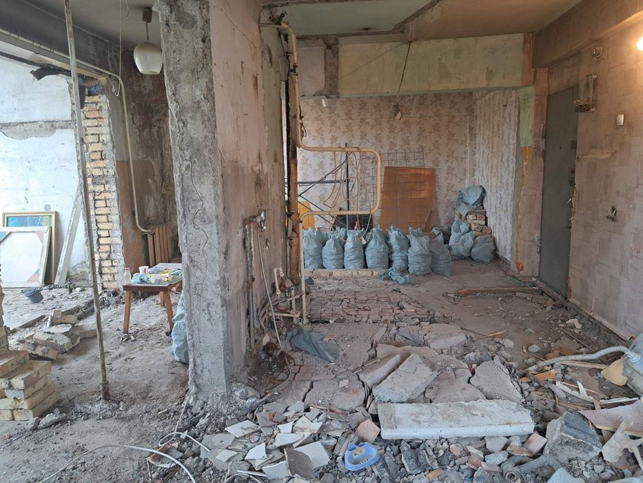 Демонтаж квартира подготовка к ремонту Копаем подвал