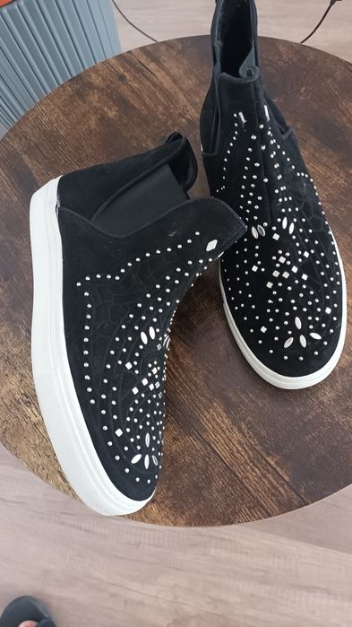 Vând incaltaminte femei