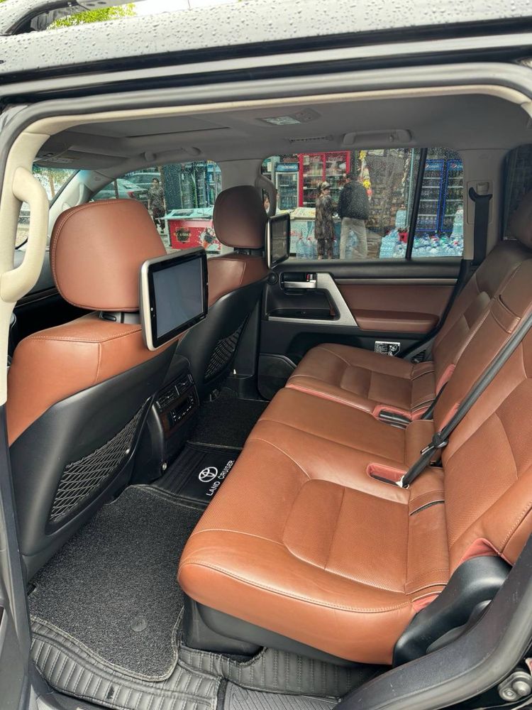Toyota Land Crusier 200
