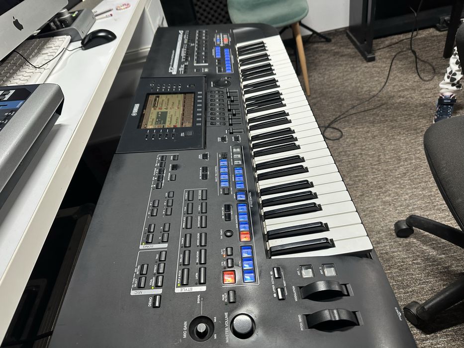 Yamaha Tyros 4 Black (Anniversary edition)