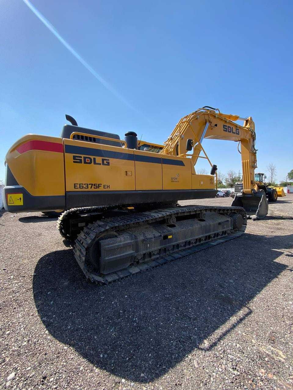 Гусеничный Экскаватор SDLG E6375FEH (1,9 m³). Навоий