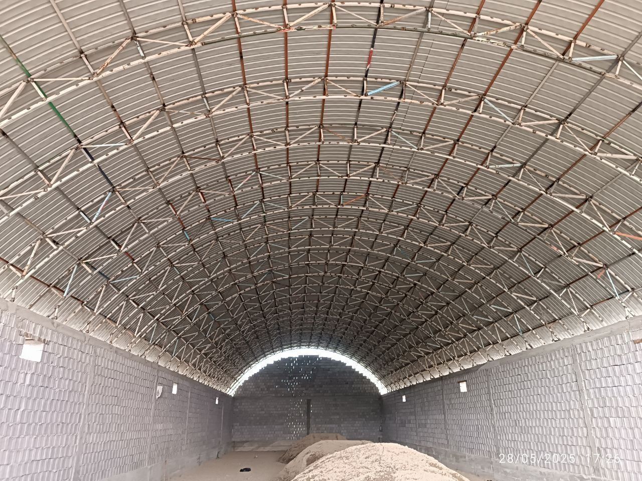 Stadion arkali tomlar va toyhonlardi Molxonalarni tomini yopamiz