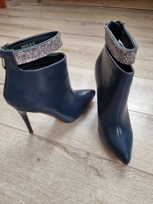 Botine cu toc Wilady