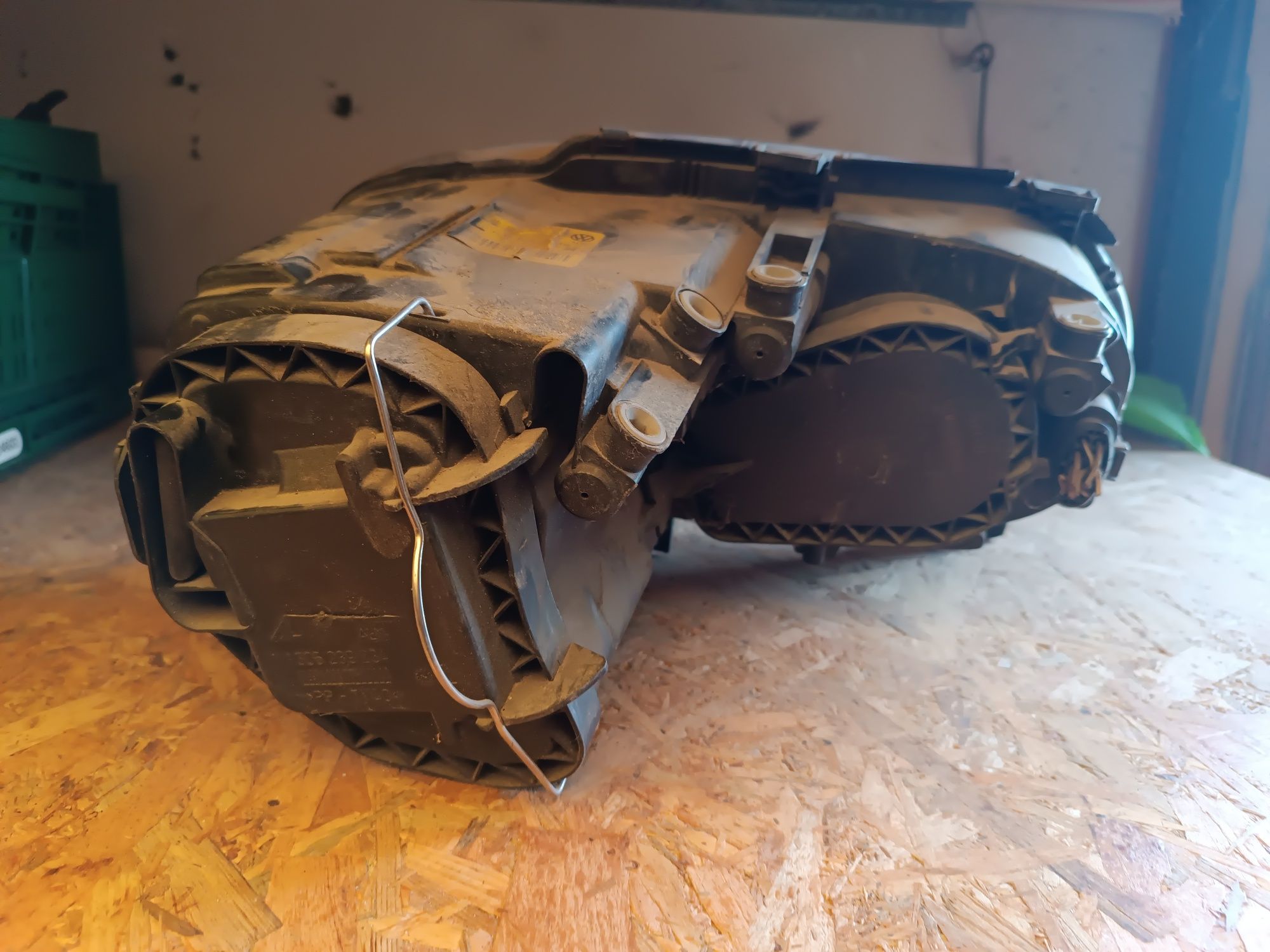 Ляв Фар за VW Тоаран 1