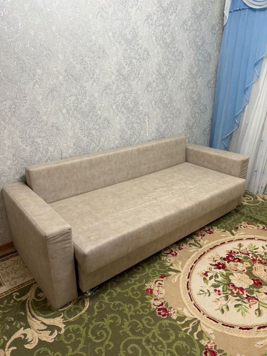 Таза, жақсы күйдегі диван сатамын (бежевый)