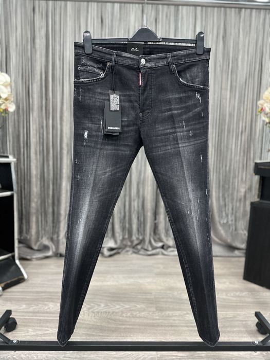 Blugi dsquared2. Marimi: 50/52/54/56/58