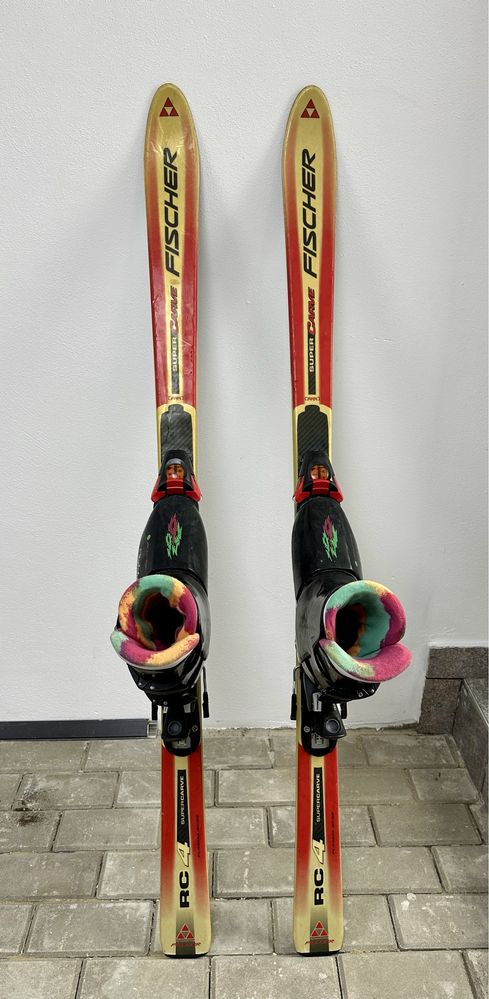 Schiuri Fischer 135cm si clapari, Ski