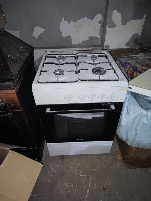 Kuxonni mebel gaz plita