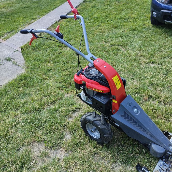 Vând cositoare HECHT 587 cu lamă