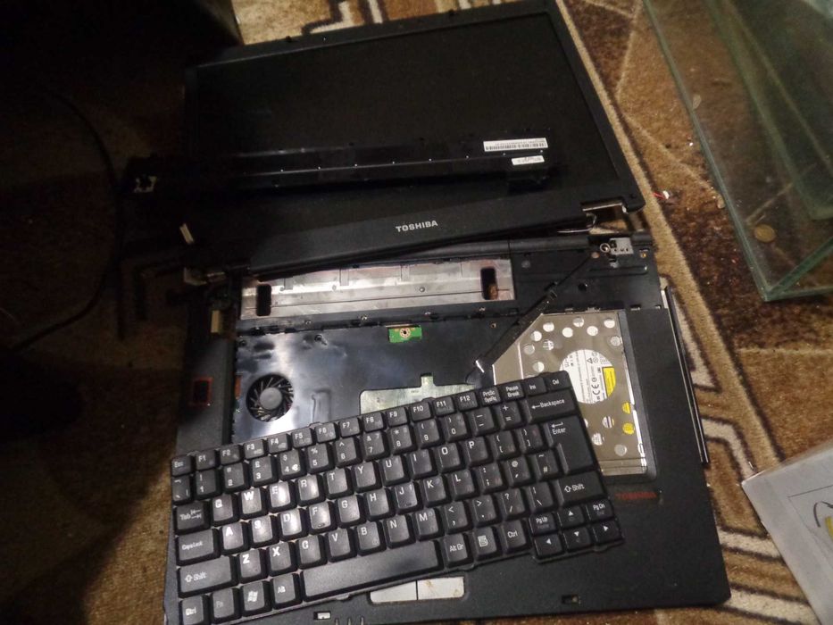 Лаптоп Toshiba Satellite l30 за части