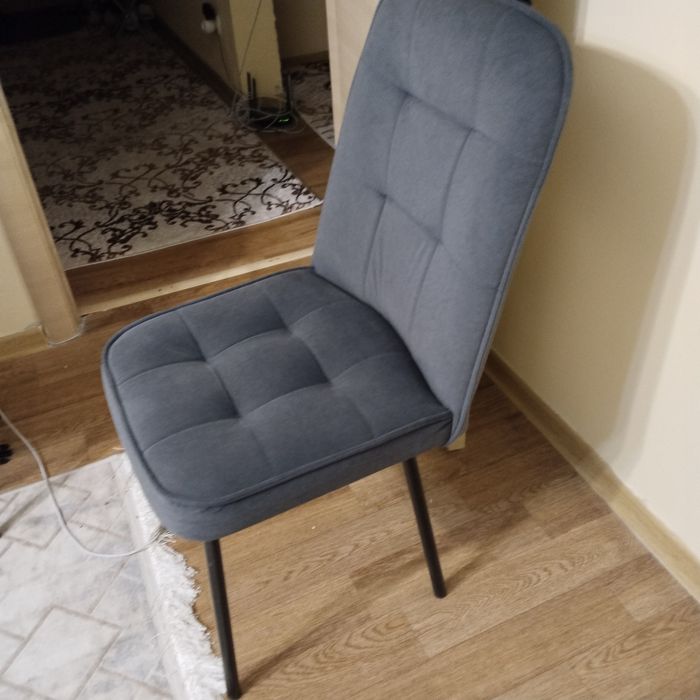 Стул 4 штуки,ножки металлические