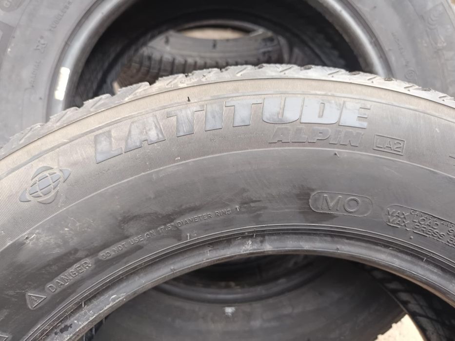 235/65/17  4 броя Michelin Latitude.Гумите са в много добро състояние,