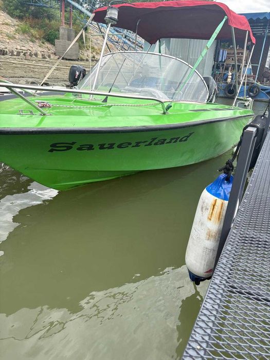 Se oferă spre vânzare ambarcațiune cu motor de 40 cp!