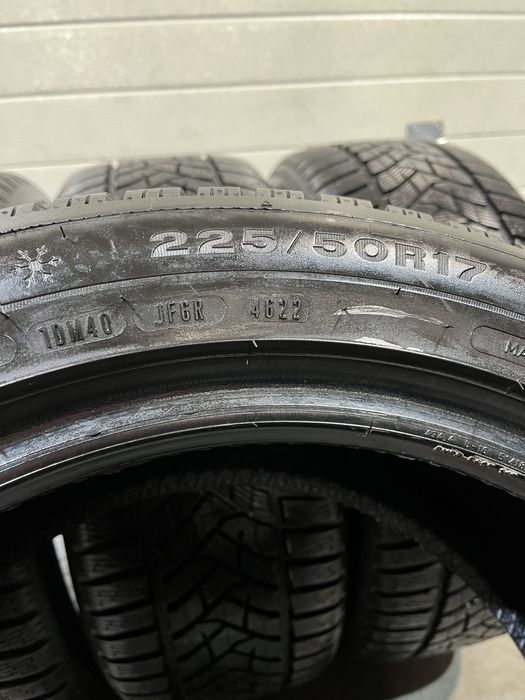 Set 4 anvelope iarna Dunlop SP Winter Sport 225 50 R 17 M+S DOT 4622