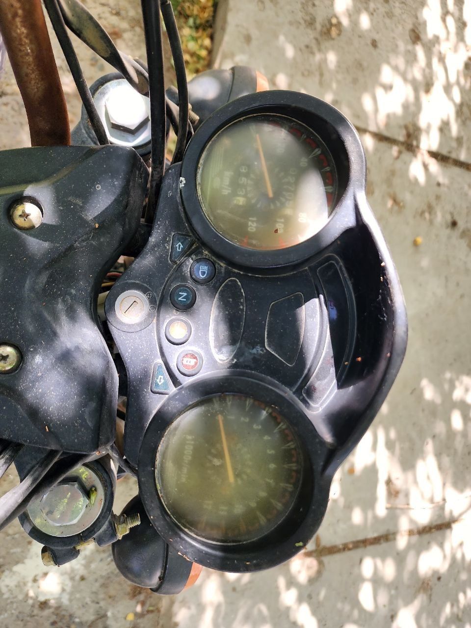 Lochin motosikl moto