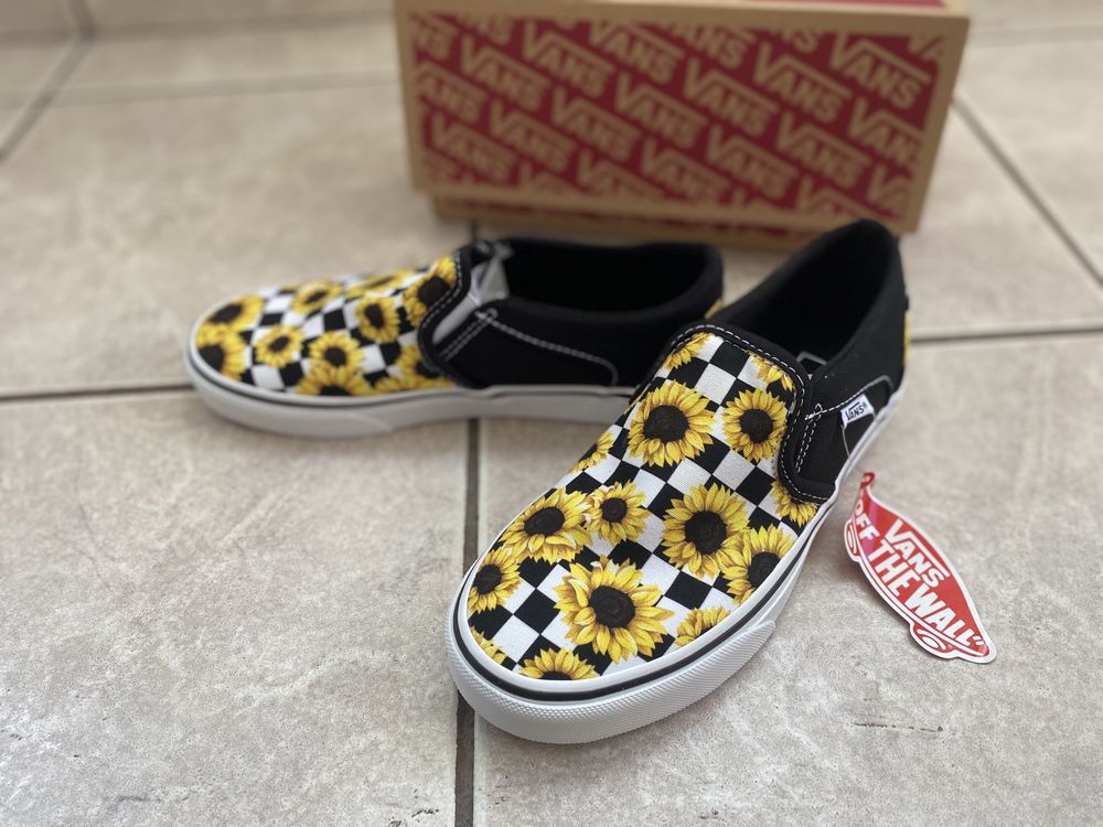 Нови кецове Vans