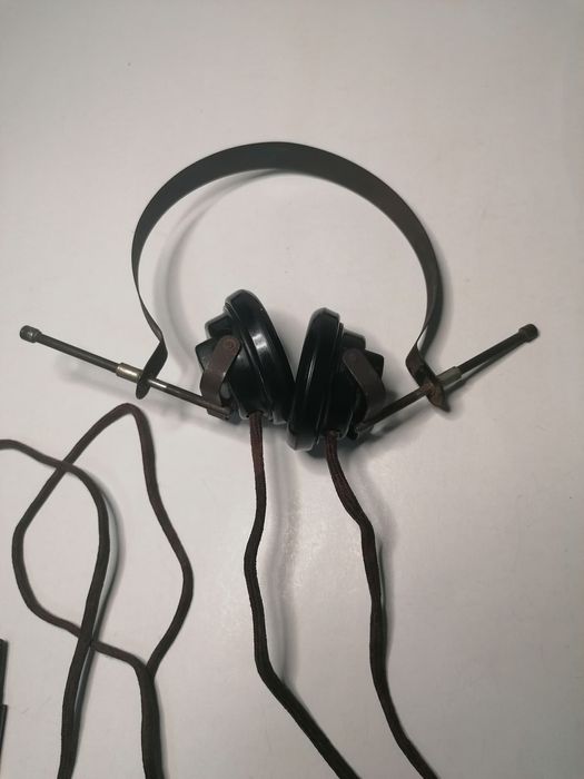 Casti militare Românești (din ebonita) vechi de război,WW 1 ,WW 2