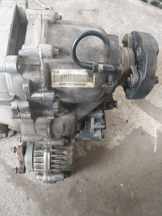 Раздатъчна кутия/Раздатка X-drive 4x4 Бмв/Bmw E90 E91 E92 E93 E60 E61