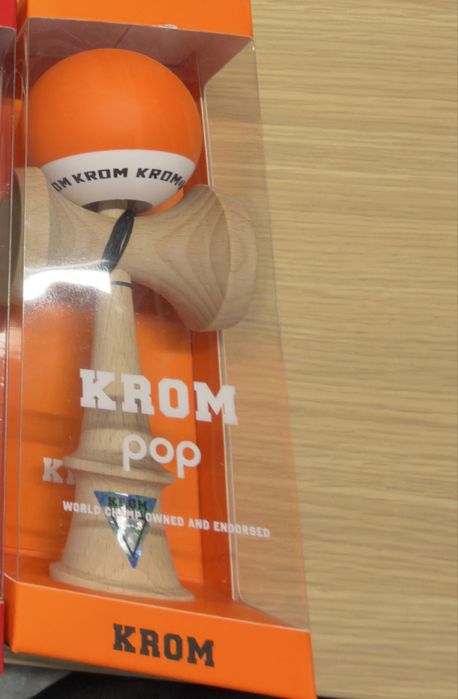 Kendama Krom Pop Portocaliu